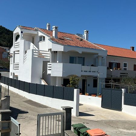Apartman Dunatov Преко Екстериор снимка