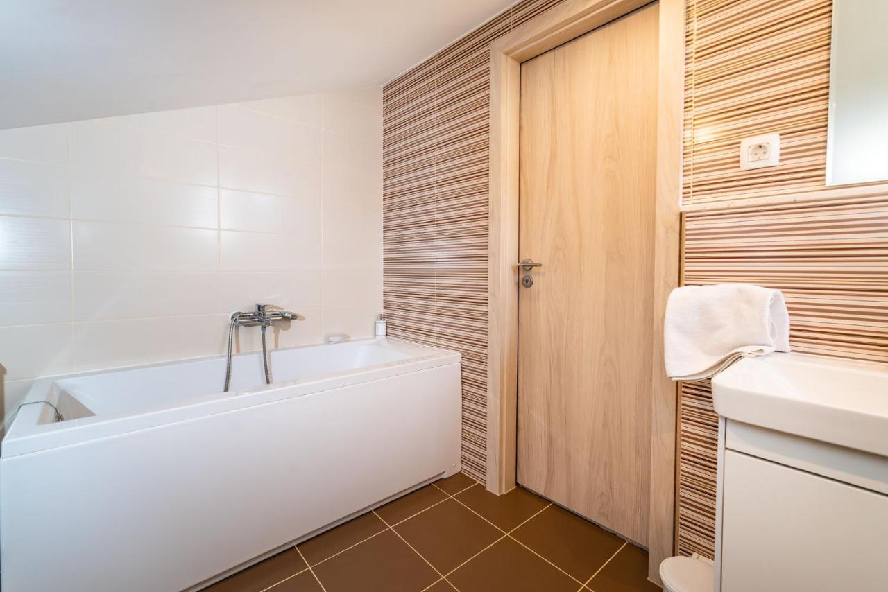 Apartman Dunatov Преко Екстериор снимка